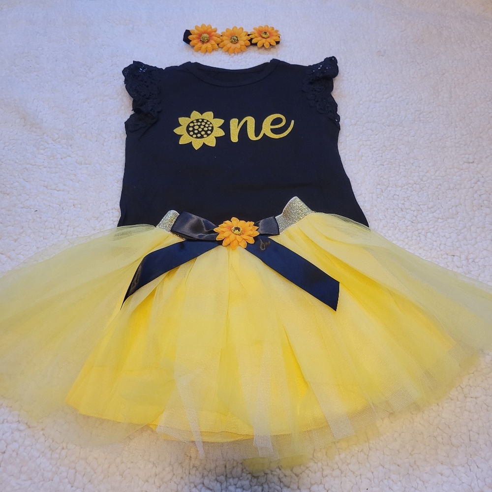 NWOT 12m Sunflower One Year Birthday Outfit Tutu